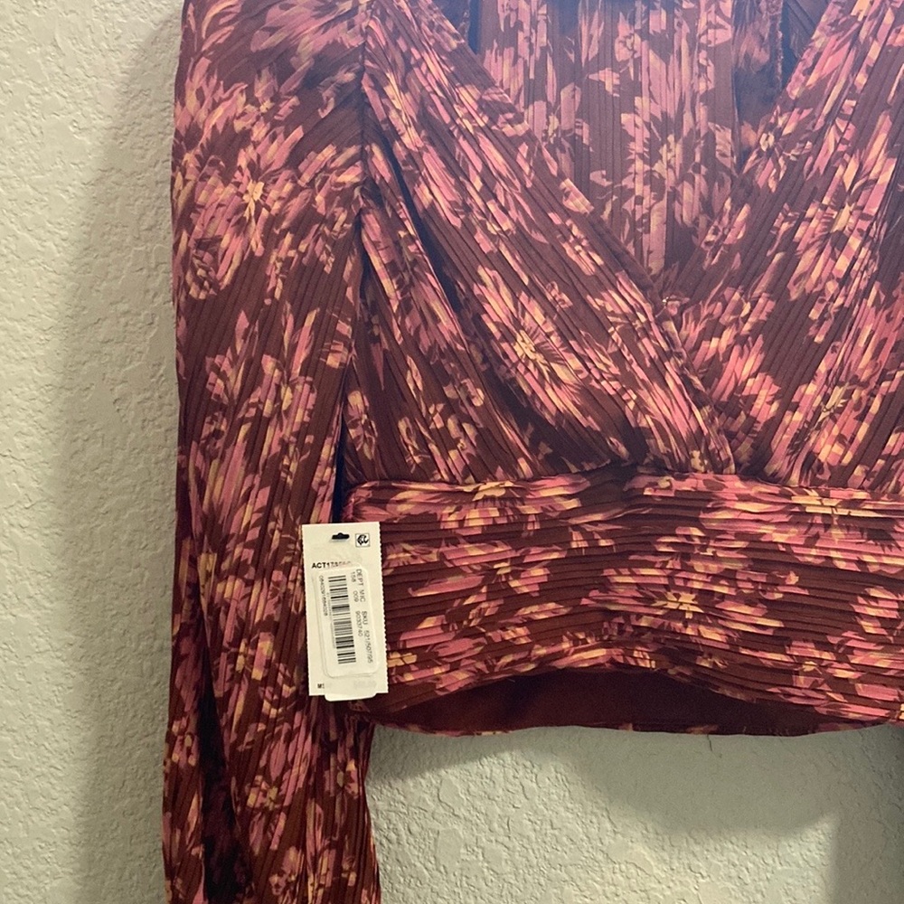 ASTR Women's Floral Wrap Top - Red and Brown - Picture 3 of 4